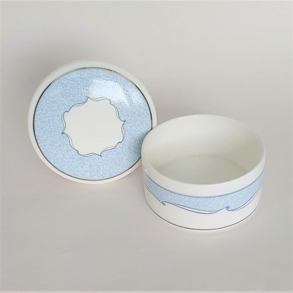 Wedgewood Venice Bone China Ring & Trinket Box - Picture 7 of 7